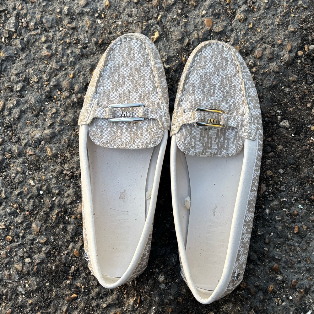 Dkny flat sandals